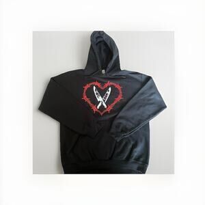 Gildan Heavy Blend Chucky and Tiffany Thorn Heart Horror Couple Hoodie Size M